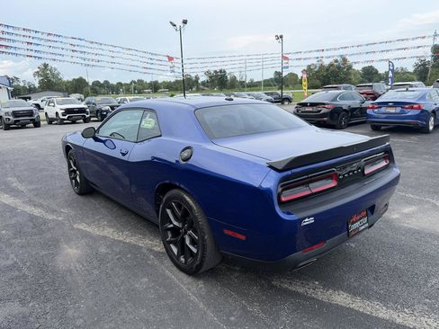 Used 2019 Dodge Challenger SXT w/ Blacktop Package RWD image 6