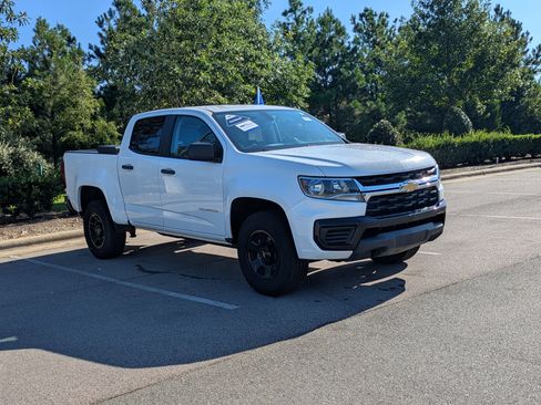 Used 2021 Chevrolet Colorado W/T w/ WT Convenience Package RWD image 2
