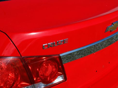 Used 2016 Chevrolet Cruze LT image 33