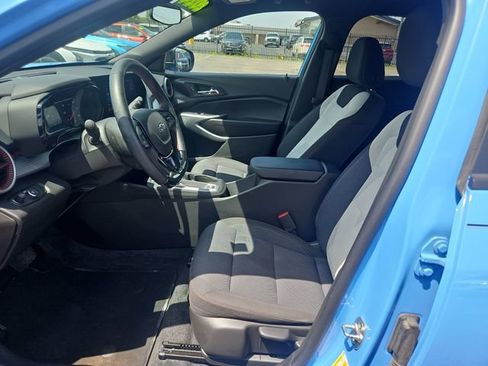 Used 2024 Chevrolet Trax RS w/ Driver Confidence Package FWD image 10