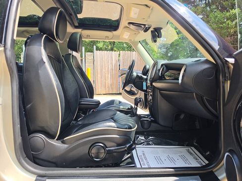 Used 2011 MINI Cooper Hardtop FWD image 9