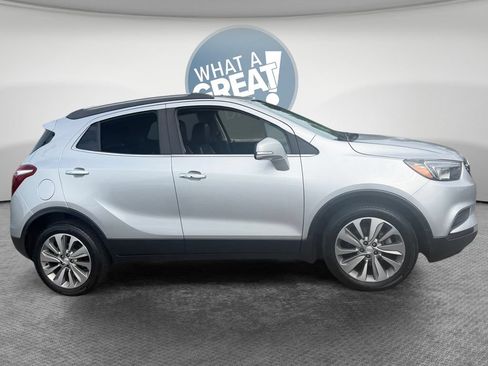 Used 2019 Buick Encore Preferred FWD image 2