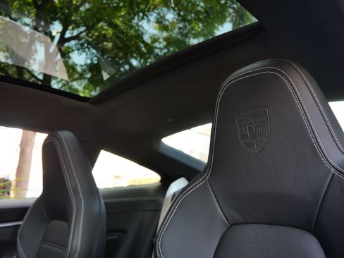 Used 2023 Porsche 911 Carrera 4S w/ Sport Package AWD/4WD image 15