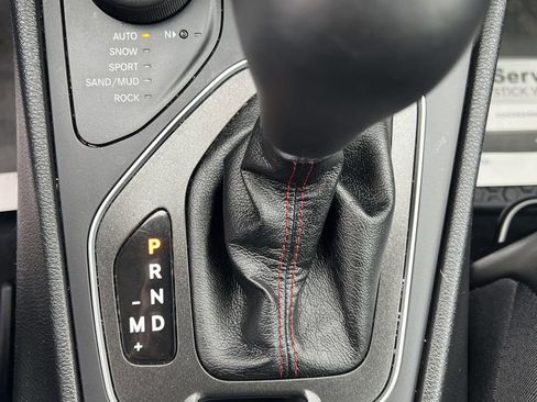 Used 2021 Jeep Cherokee Trailhawk image 23