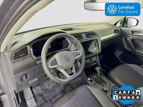 Used 2023 Volkswagen Tiguan SE w/ Panoramic Sunroof Package AWD/4WD image 9