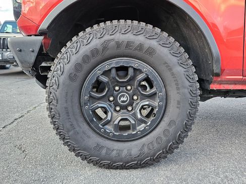 Used 2024 Ford Bronco Wildtrak image 14