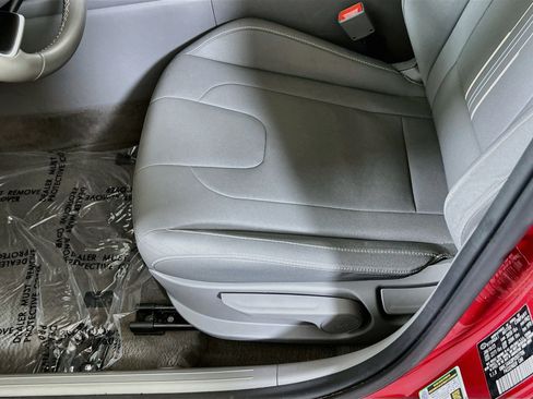 Used 2023 Hyundai Elantra SEL w/ Convenience Package FWD image 19