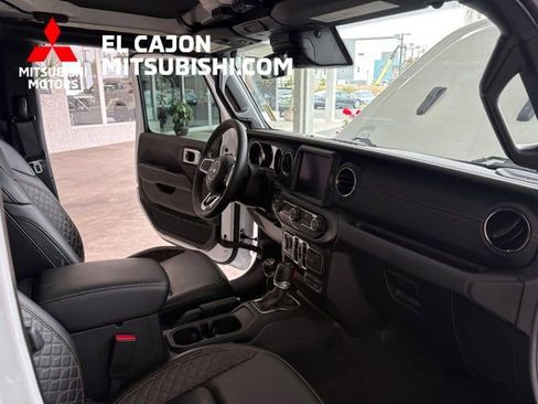 Used 2023 Jeep Wrangler Unlimited Sahara AWD/4WD image 26