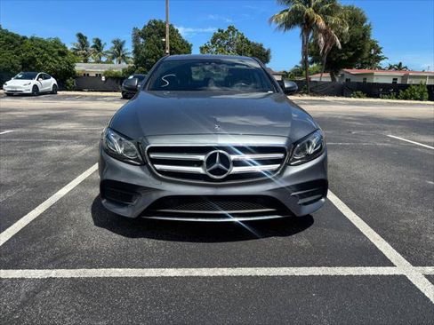Used 2018 Mercedes-Benz E 400 4MATIC Sedan image 7