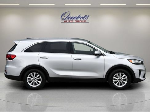 Used 2019 Kia Sorento FWD image 3