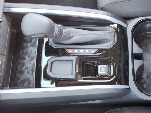 New 2025 Chevrolet Colorado W/T image 16