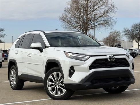 Used 2025 Toyota RAV4 XLE Premium image 2