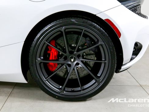 Used 2026 McLaren 750S Spider RWD image 28