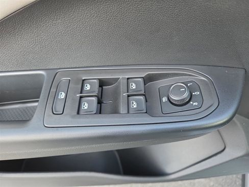 New 2025 Volkswagen Taos SE image 13