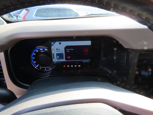 Used 2023 Ford Bronco Wildtrak image 38