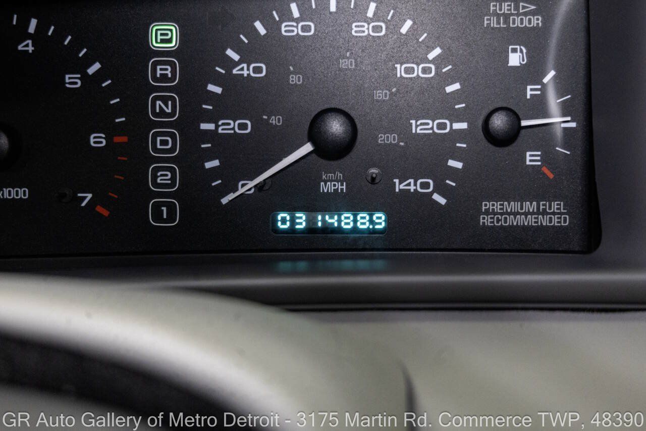 Used 1998 Lincoln Mark VIII RWD image 18