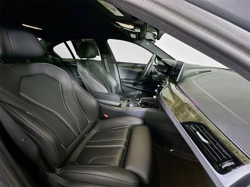 Used 2023 BMW 540i xDrive w/ M Sport Package image 11