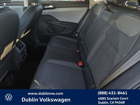 Certified 2023 Volkswagen Taos SE w/ Panoramic Sunroof Package image 10