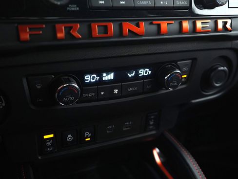 Used 2025 Nissan Frontier PRO-4X w/ Pro Premium Package image 22