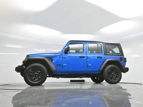 Used 2025 Jeep Wrangler Sport image 7