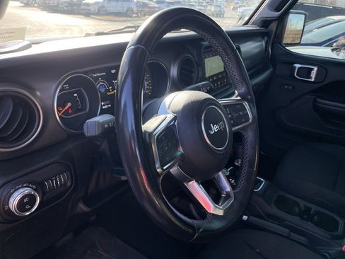 Used 2020 Jeep Gladiator Sport w/ Quick Order Package 24S image 5