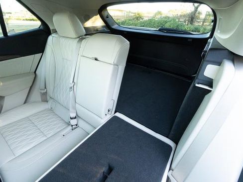 Used 2021 Buick Envision Avenir w/ Technology Package II image 30