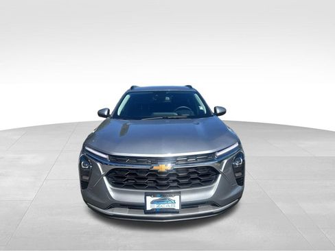 Used 2026 Chevrolet Trax LT w/ Driver Confidence Package FWD image 24