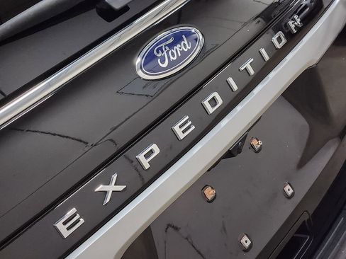 Used 2022 Ford Expedition XLT image 25