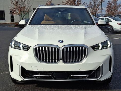 Used 2024 BMW X5 xDrive50e w/ Premium Package image 5