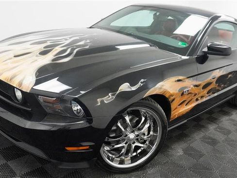 Used 2010 Ford Mustang GT image 2