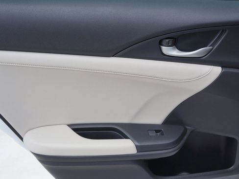 Used 2021 Honda Insight Touring image 28