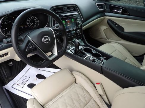 Used 2023 Nissan Maxima Platinum w/ Sport Mat Group image 14