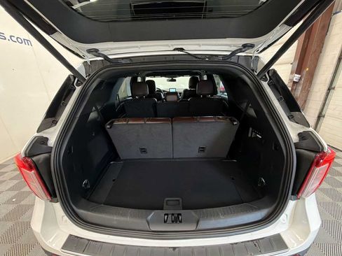 Used 2023 Ford Explorer Platinum w/ Technology Package AWD/4WD image 21