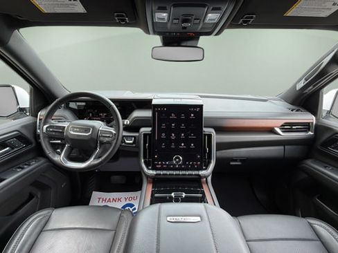 Used 2025 GMC Yukon XL Denali AWD/4WD image 7