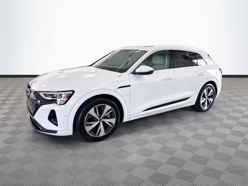 Certified 2024 Audi Q8 e-tron Premium Plus AWD/4WD image 3