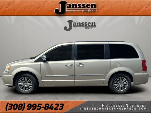 Used 2014 Chrysler Town & Country Touring-L w/ Driver Convenience Group FWD image 1