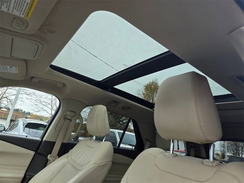 Used 2022 Ford Explorer Platinum w/ Equipment Group 601A image 14