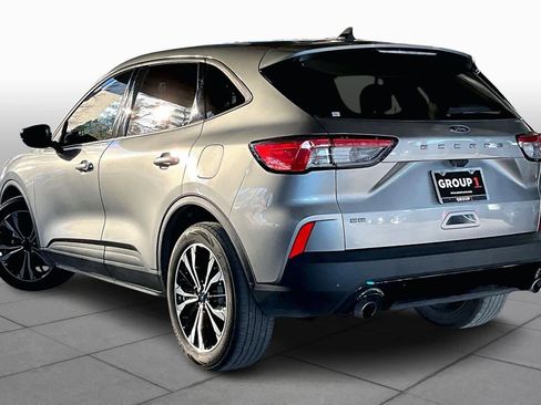 Used 2022 Ford Escape SE w/ SE Sport Appearance Package image 11