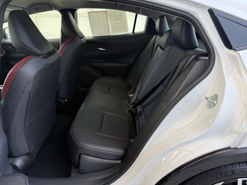 Certified 2025 Toyota Prius Plug-In Hybrid image 22