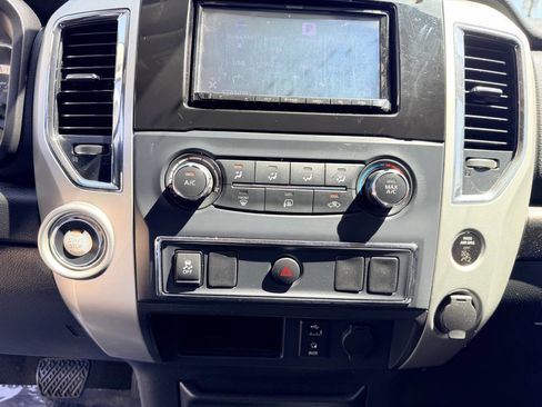 Used 2017 Nissan Titan SV RWD image 16