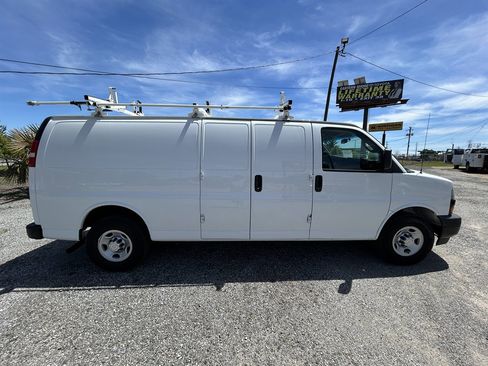 Used 2019 Chevrolet Express 2500 Extended w/ Driver Convenience Package RWD image 4