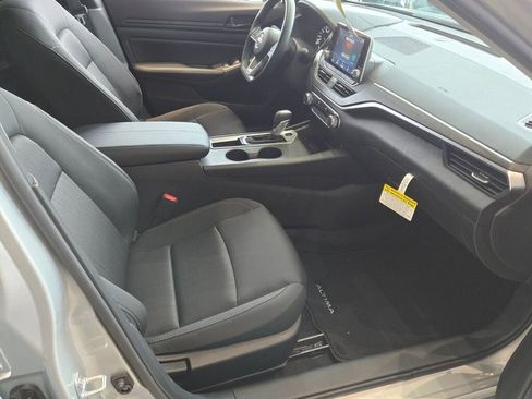 New 2026 Nissan Altima 2.5 SV FWD image 4