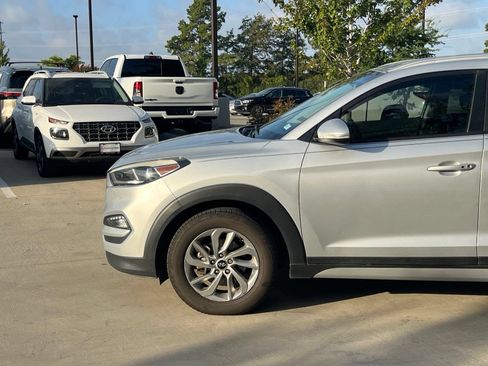 Used 2017 Hyundai Tucson SE Plus w/ Cargo Package FWD image 7
