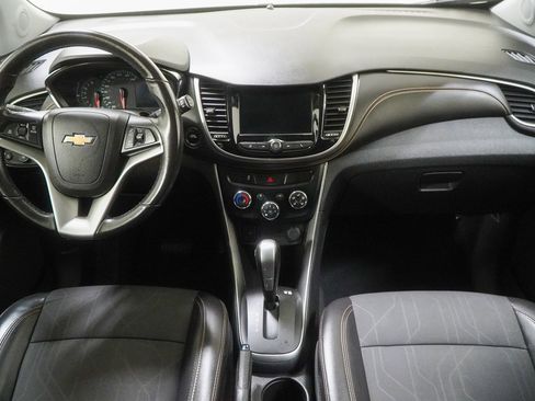 Used 2018 Chevrolet Trax LT w/ LT Convenience Package image 22