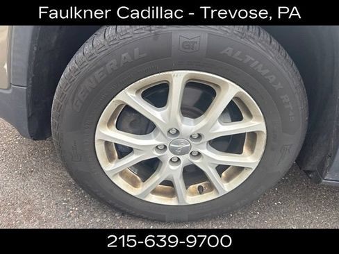 Used 2016 Jeep Cherokee Latitude w/ Cold Weather Group AWD/4WD image 10