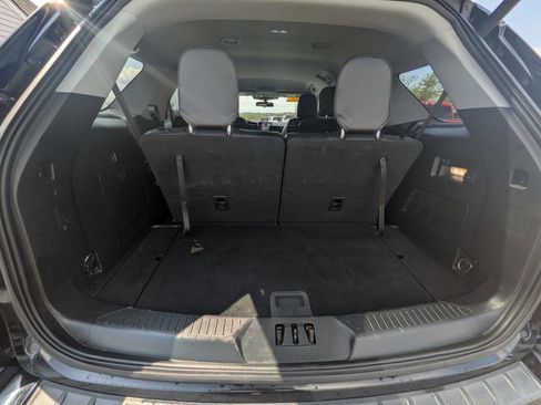 Used 2021 Ford Explorer XLT w/ Equipment Group 202A image 28