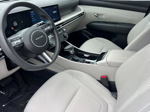 Used 2025 Hyundai Tucson SEL FWD image 12
