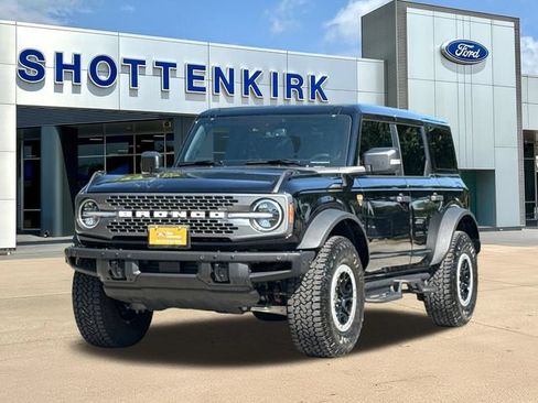 Certified 2025 Ford Bronco Badlands AWD/4WD image 3