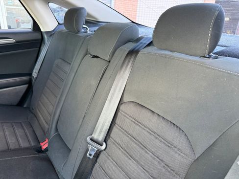 Used 2020 Ford Fusion SE image 28