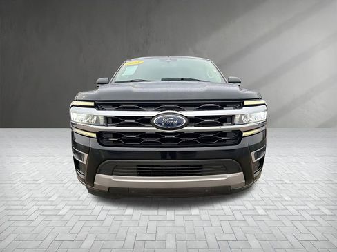 Used 2024 Ford Expedition Limited image 10